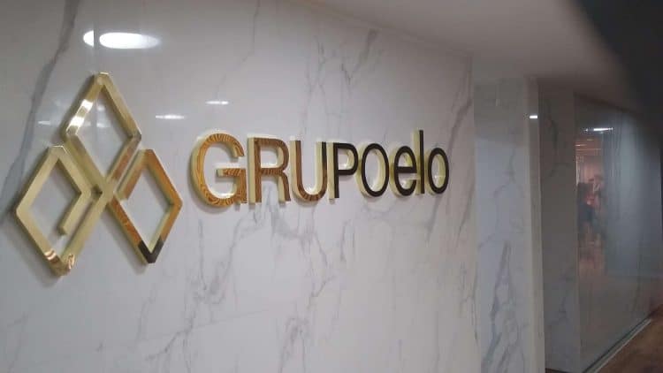 Letras Caixa em Latão Dourado